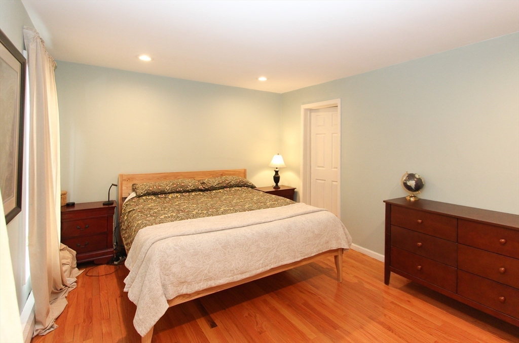 1 Pelham Street, Unit B Worcester, MA 01609 - Photo 18 of 32