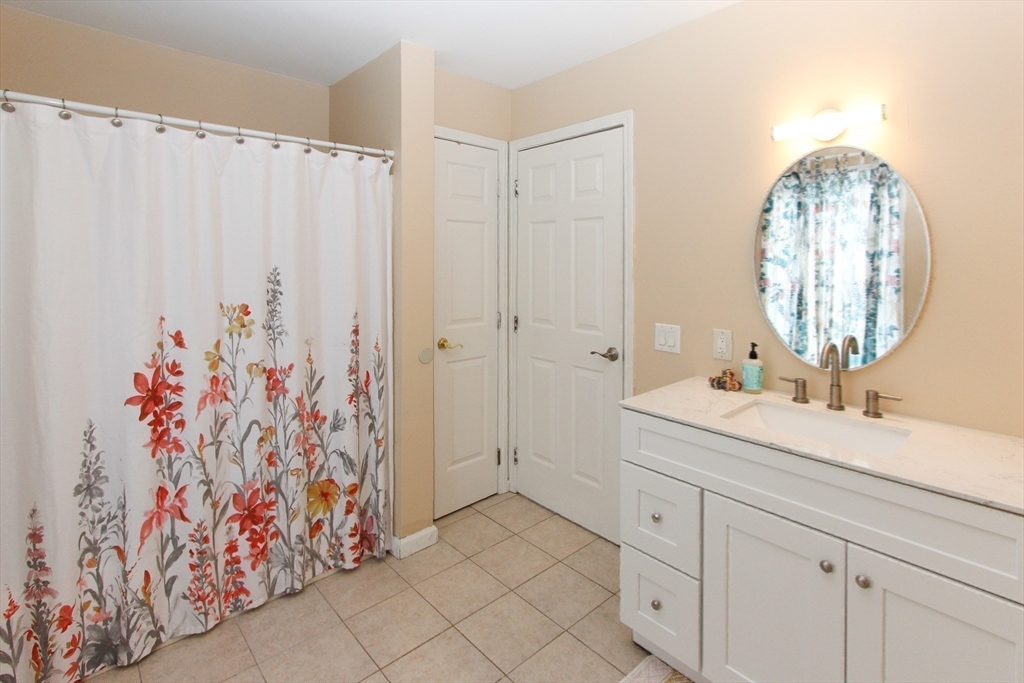 1 Pelham Street, Unit B Worcester, MA 01609 - Photo 24 of 32