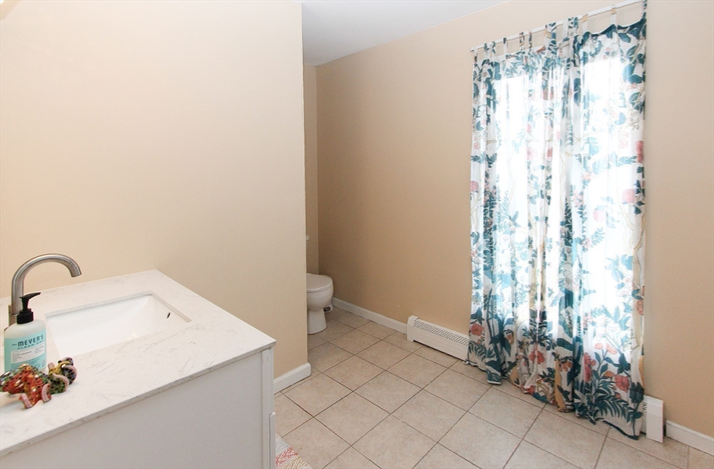 1 Pelham Street, Unit B Worcester, MA 01609 - Photo 25 of 32