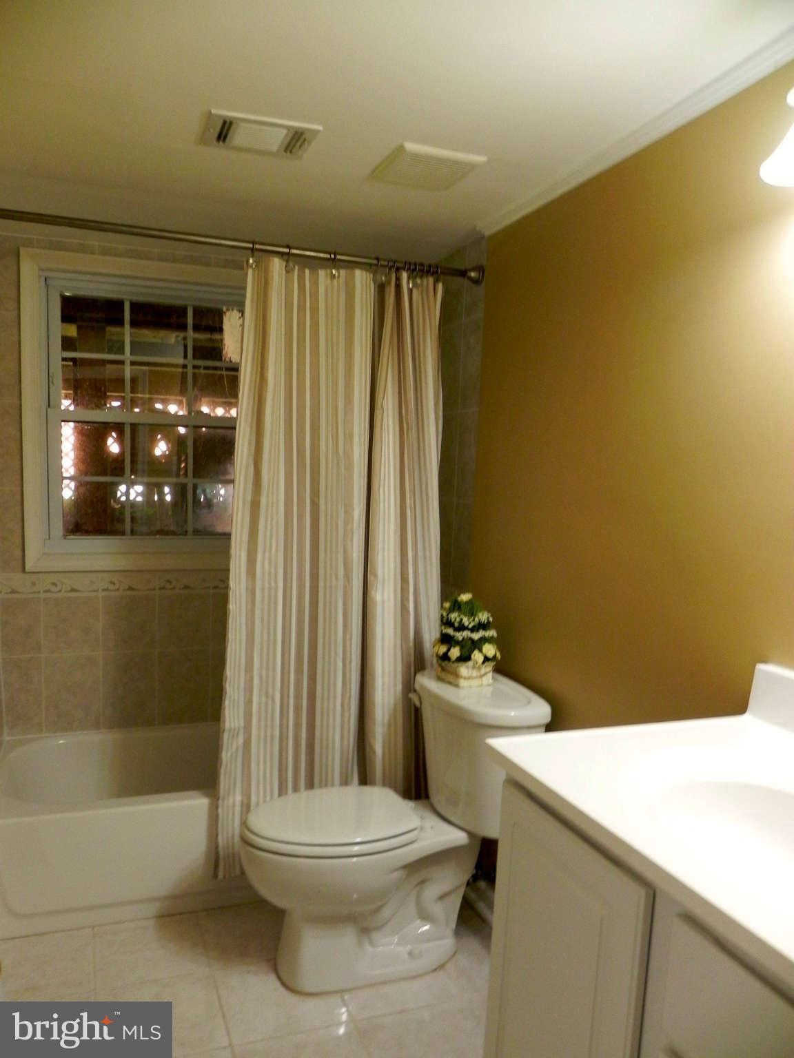 8400 Fort Hunt Road Alexandria, VA 22308 - Photo 16 of 26 Bath