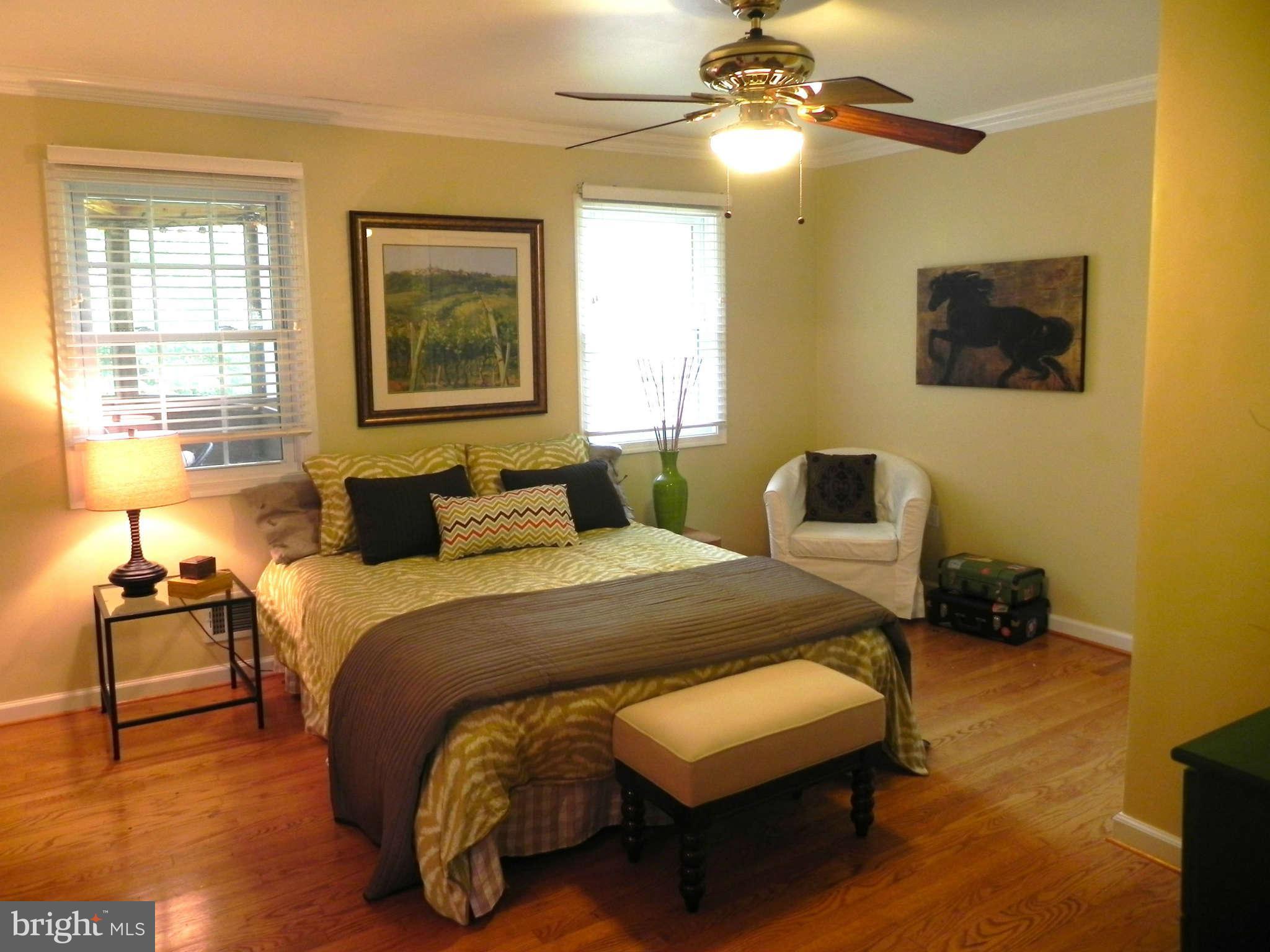 8400 Fort Hunt Road Alexandria, VA 22308 - Photo 10 of 26 Bedroom (Master)