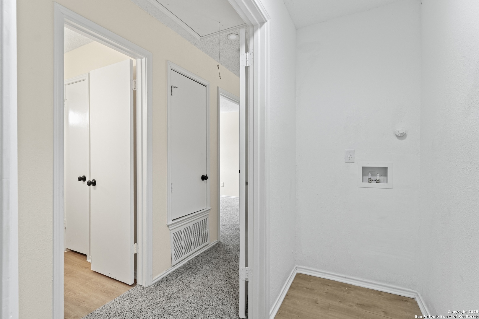 6403 Gray Ridge San Antonio, TX 78233 - Photo 44 of 50 a view of room with window