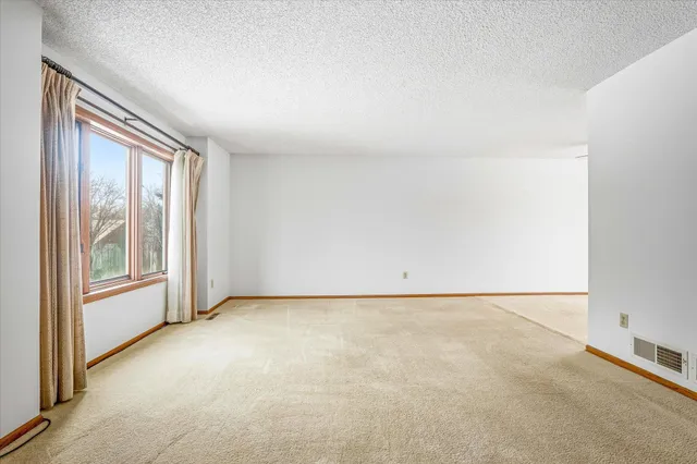 $398,500 | 9018 Jareau Avenue South, Cottage Grove, MN 55016