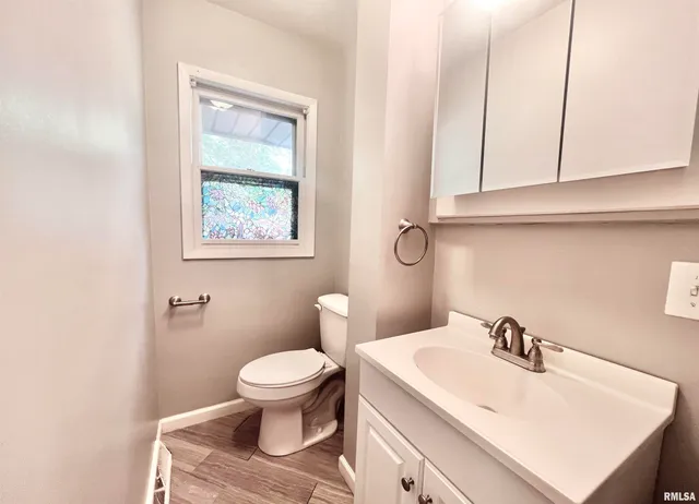 $223,250 | 2412 West 3rd Street, Coal Valley, IL 61240