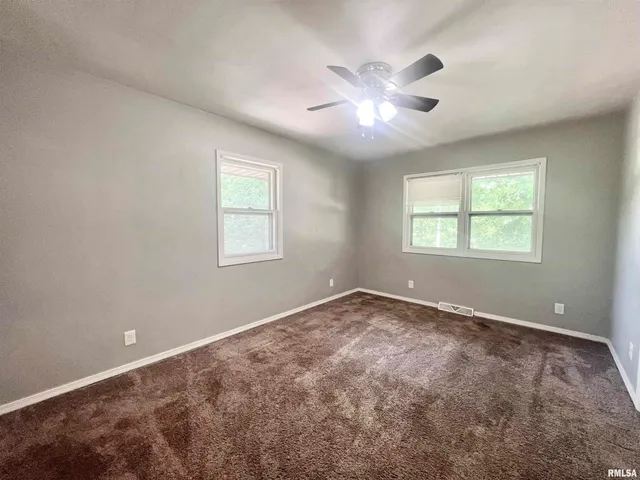 $223,250 | 2412 West 3rd Street, Coal Valley, IL 61240