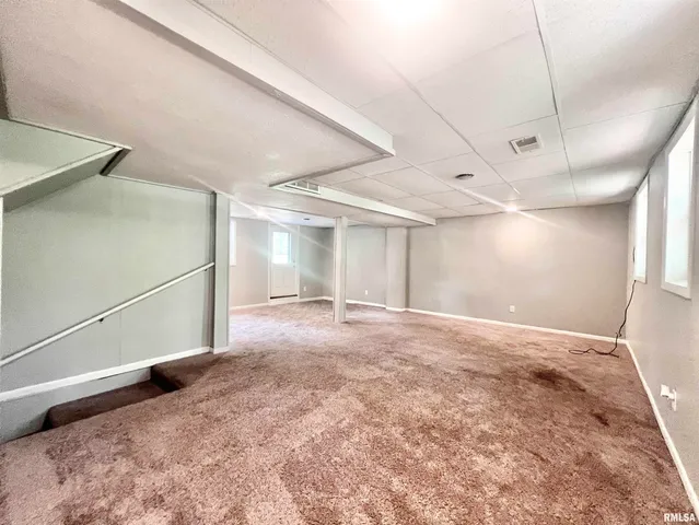 $223,250 | 2412 West 3rd Street, Coal Valley, IL 61240