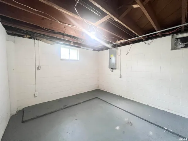 $223,250 | 2412 West 3rd Street, Coal Valley, IL 61240