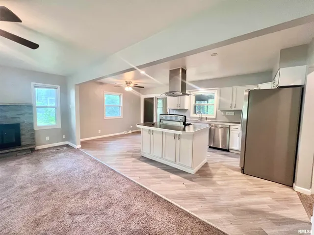 $223,250 | 2412 West 3rd Street, Coal Valley, IL 61240