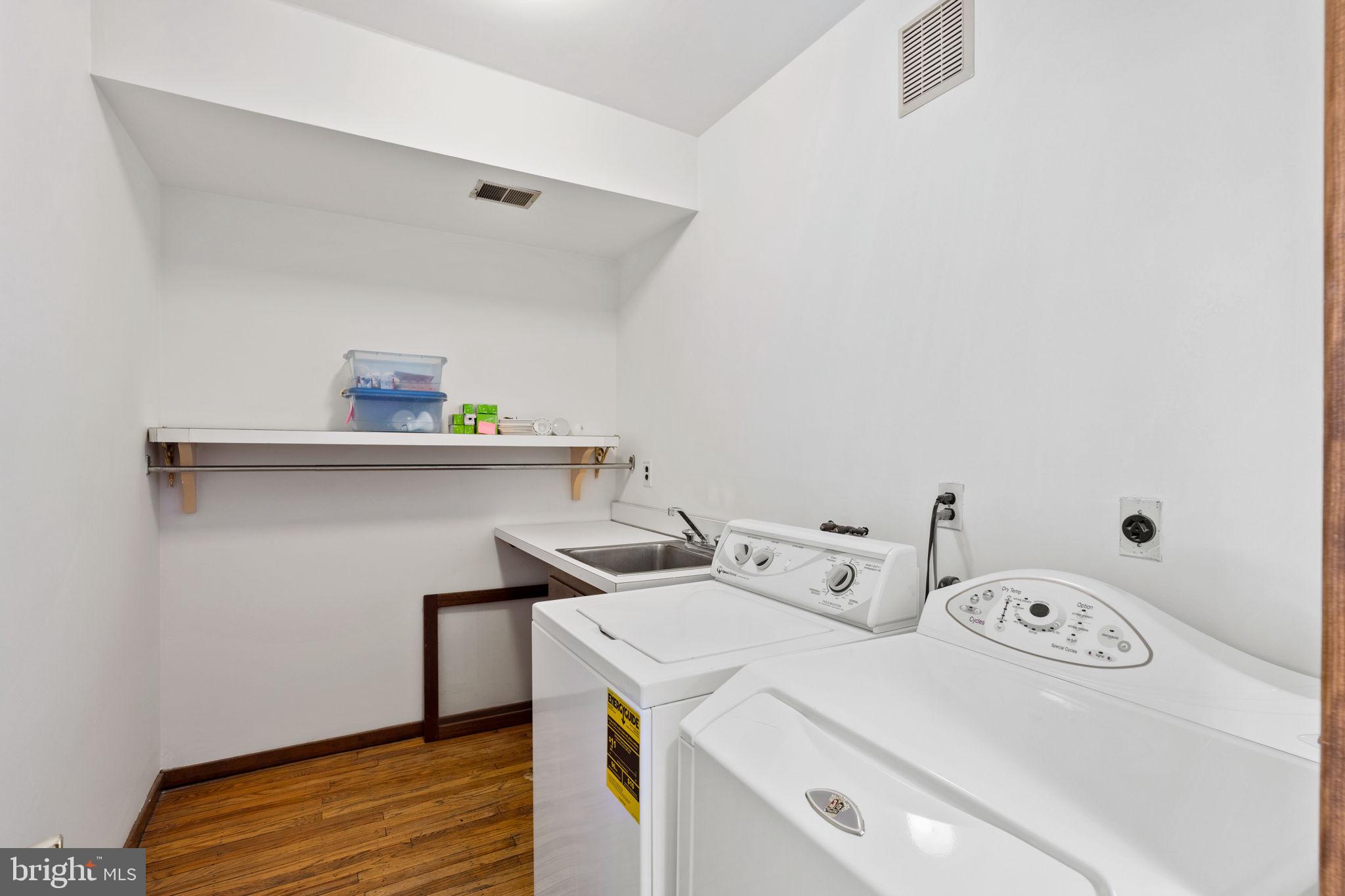 233 Monroe Street Philadelphia, PA 19147 - Photo 37 of 51 a utility room with dryer and washer