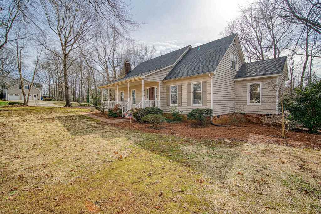 403 Lakewinds Boulevard Inman, SC 29349 - Photo 1 of 34