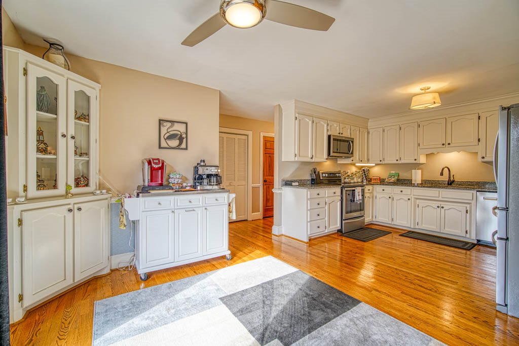 403 Lakewinds Boulevard Inman, SC 29349 - Photo 16 of 34
