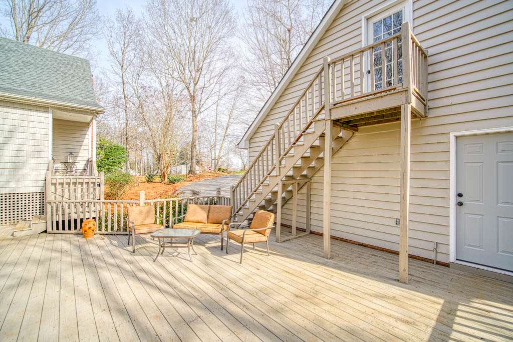 403 Lakewinds Boulevard Inman, SC 29349 - Photo 4 of 34