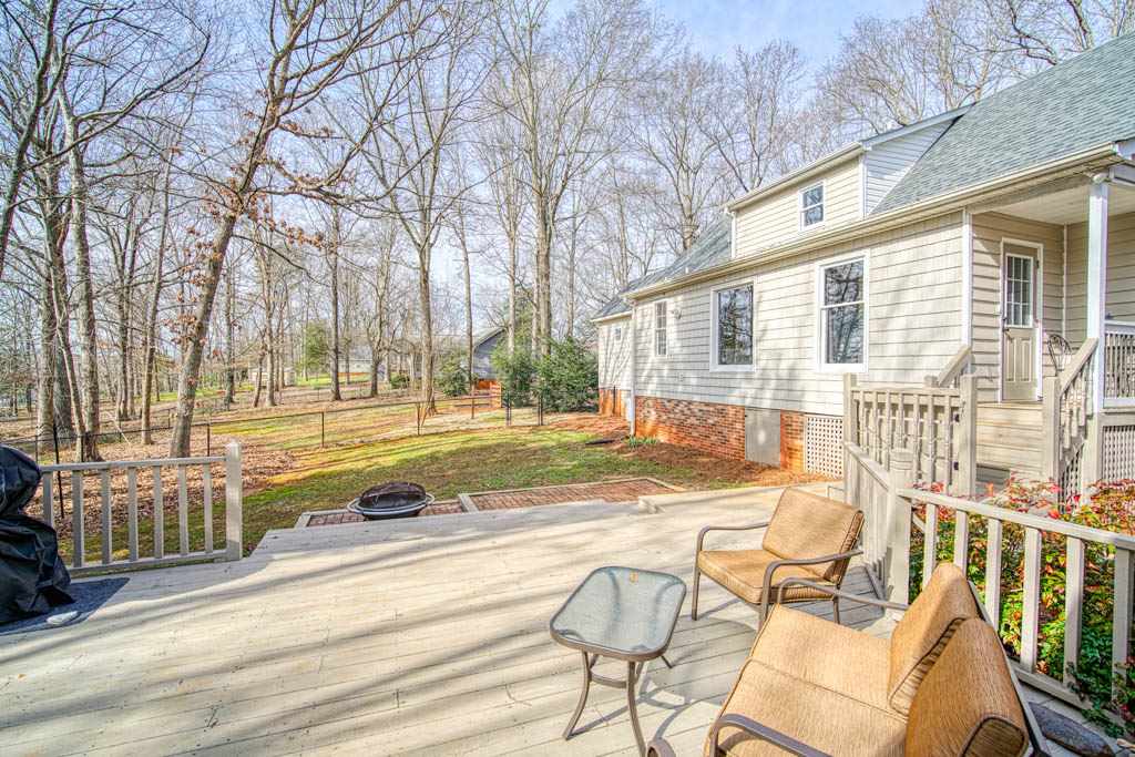403 Lakewinds Boulevard Inman, SC 29349 - Photo 5 of 34