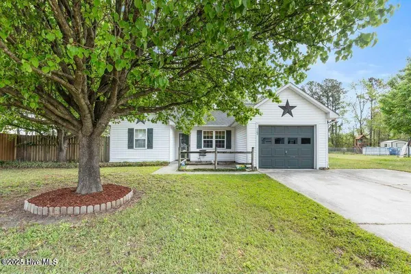 $1,700 | 1162 Shroyer Circle, Jacksonville, NC 28540