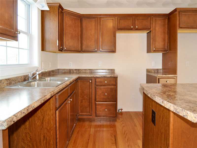 57 Fieldstone Way Westerly, RI 02891 - Photo 4 of 24 Kitchen.