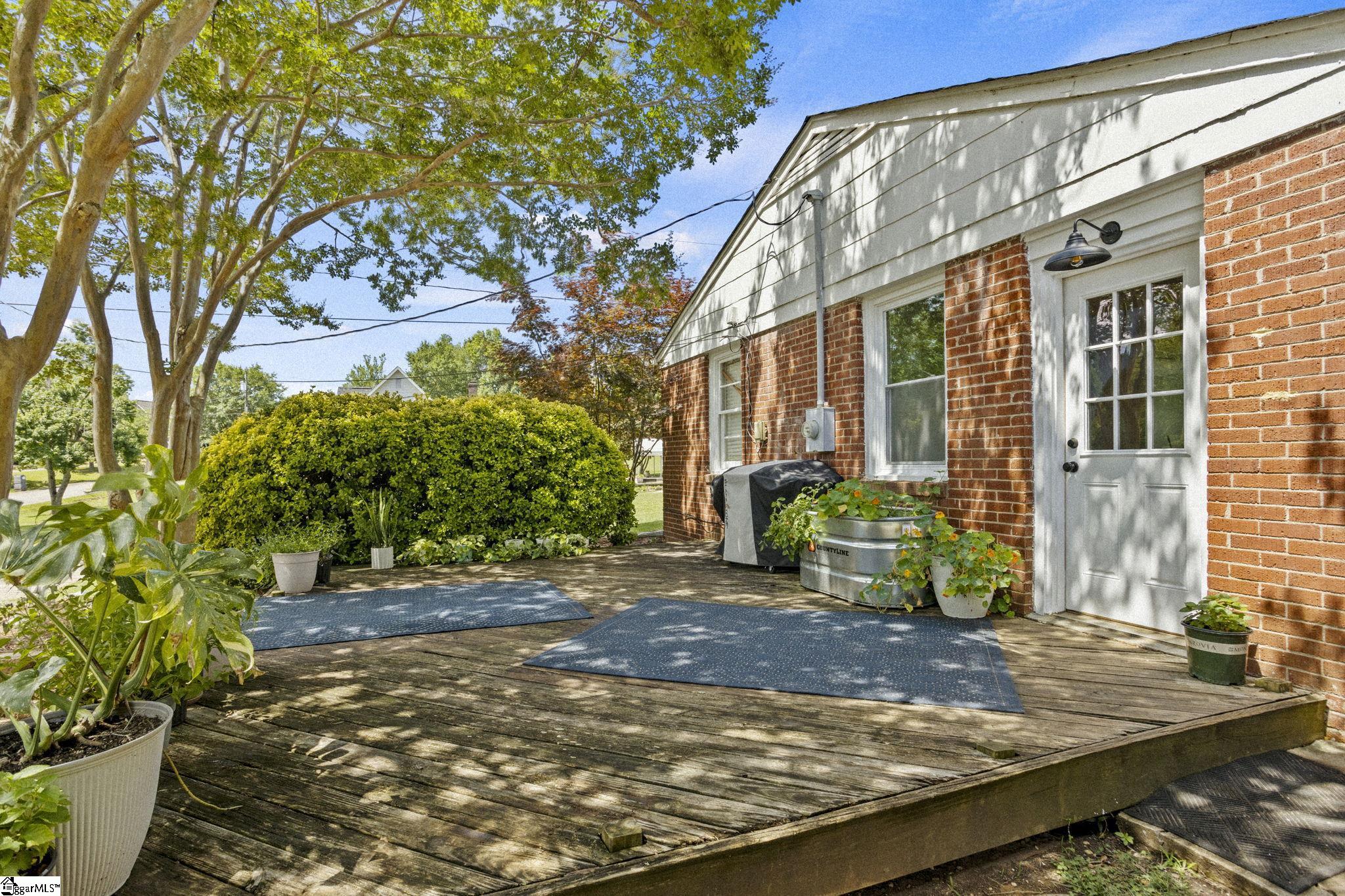 1902 Old Parker Road Greenville, SC 29609 - Photo 13 of 24