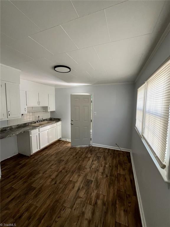 709 Cliffside Avenue High Point, NC 27260 - Photo 4 of 8 Kitchen