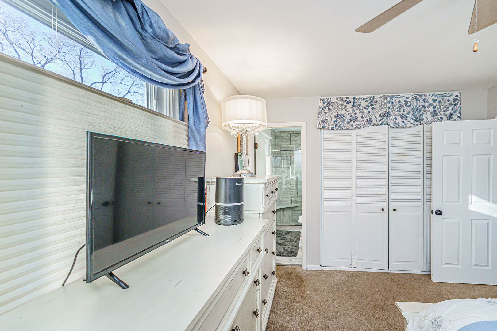 170 Old Mill Grove Road Lake Zurich, IL 60047 - Photo 16 of 23 a spacious bathroom with a double vanity sink and a mirror