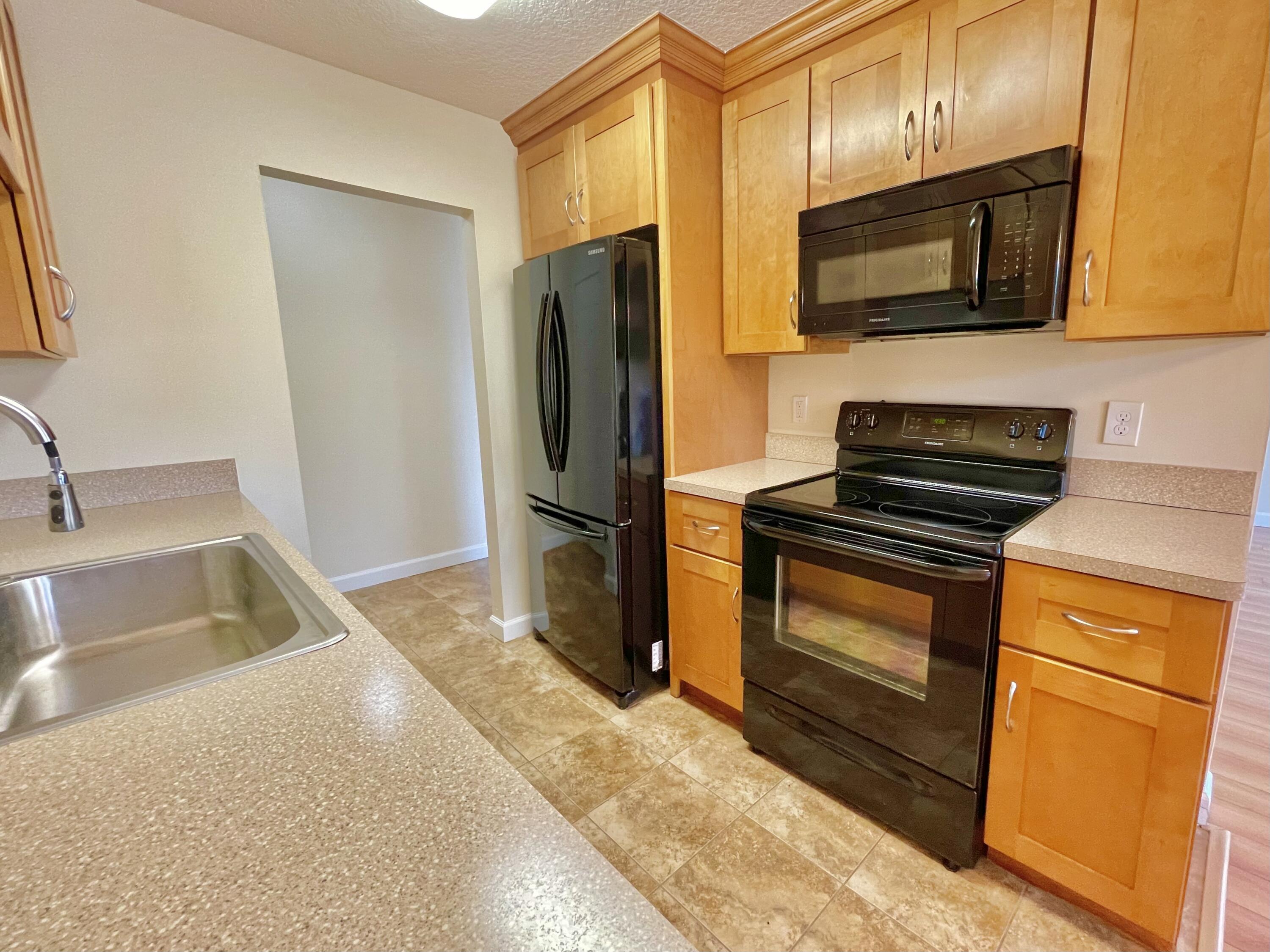 150 Pineview Road, Unit G7 Jupiter, FL 33469 - Photo 12 of 20 IMG_3066