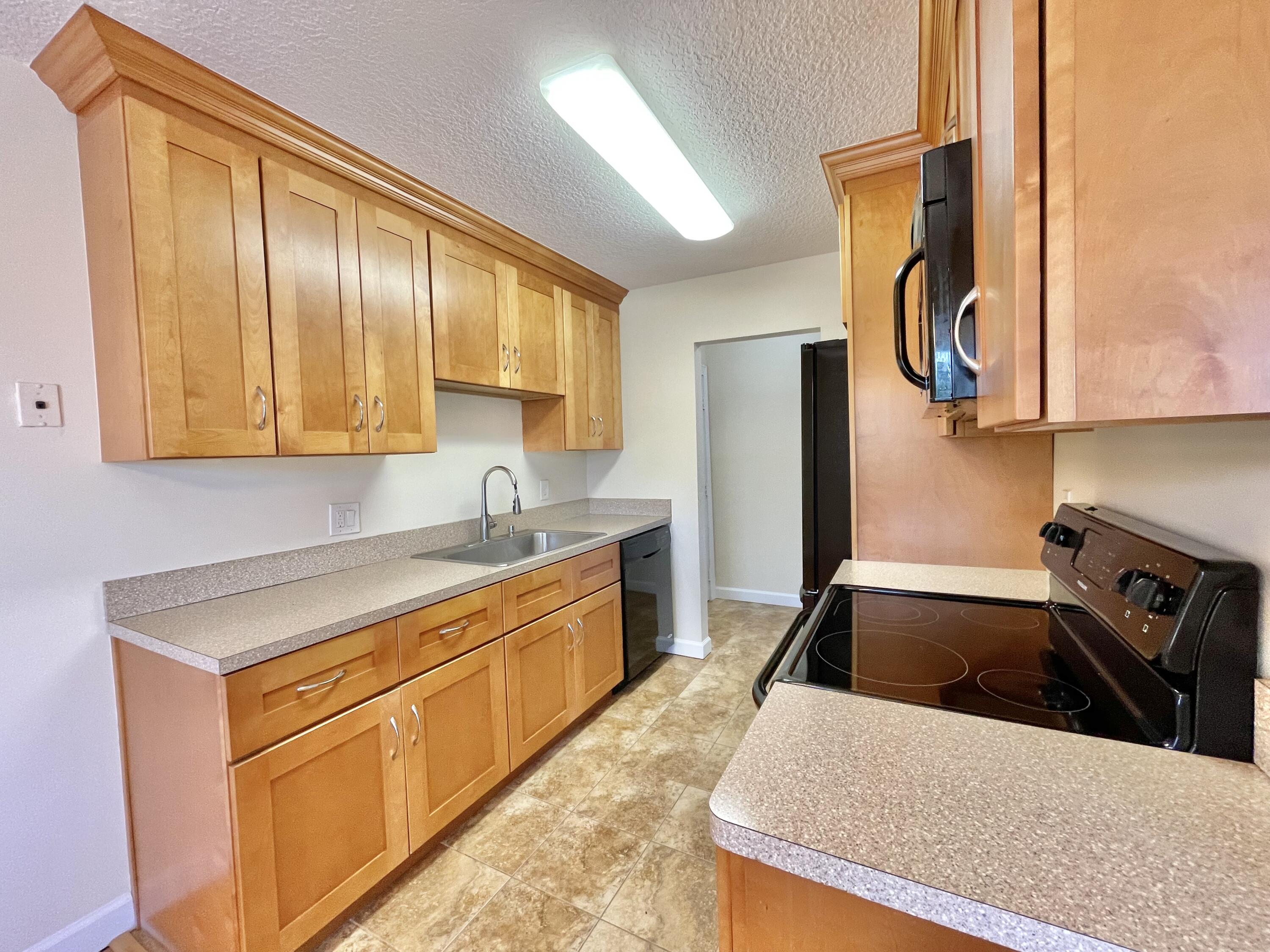 150 Pineview Road, Unit G7 Jupiter, FL 33469 - Photo 13 of 20 IMG_3067
