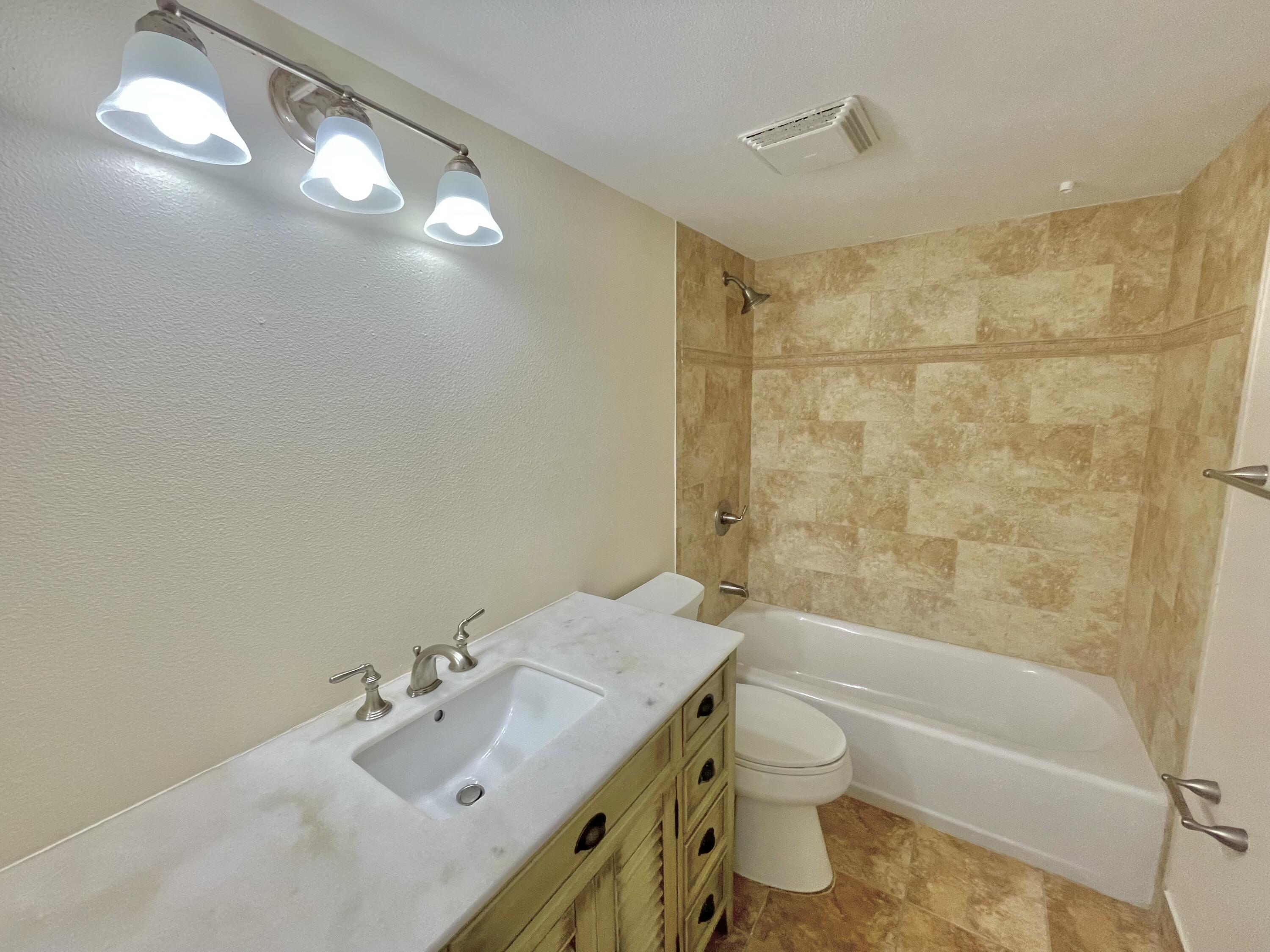 150 Pineview Road, Unit G7 Jupiter, FL 33469 - Photo 15 of 20 IMG_3068