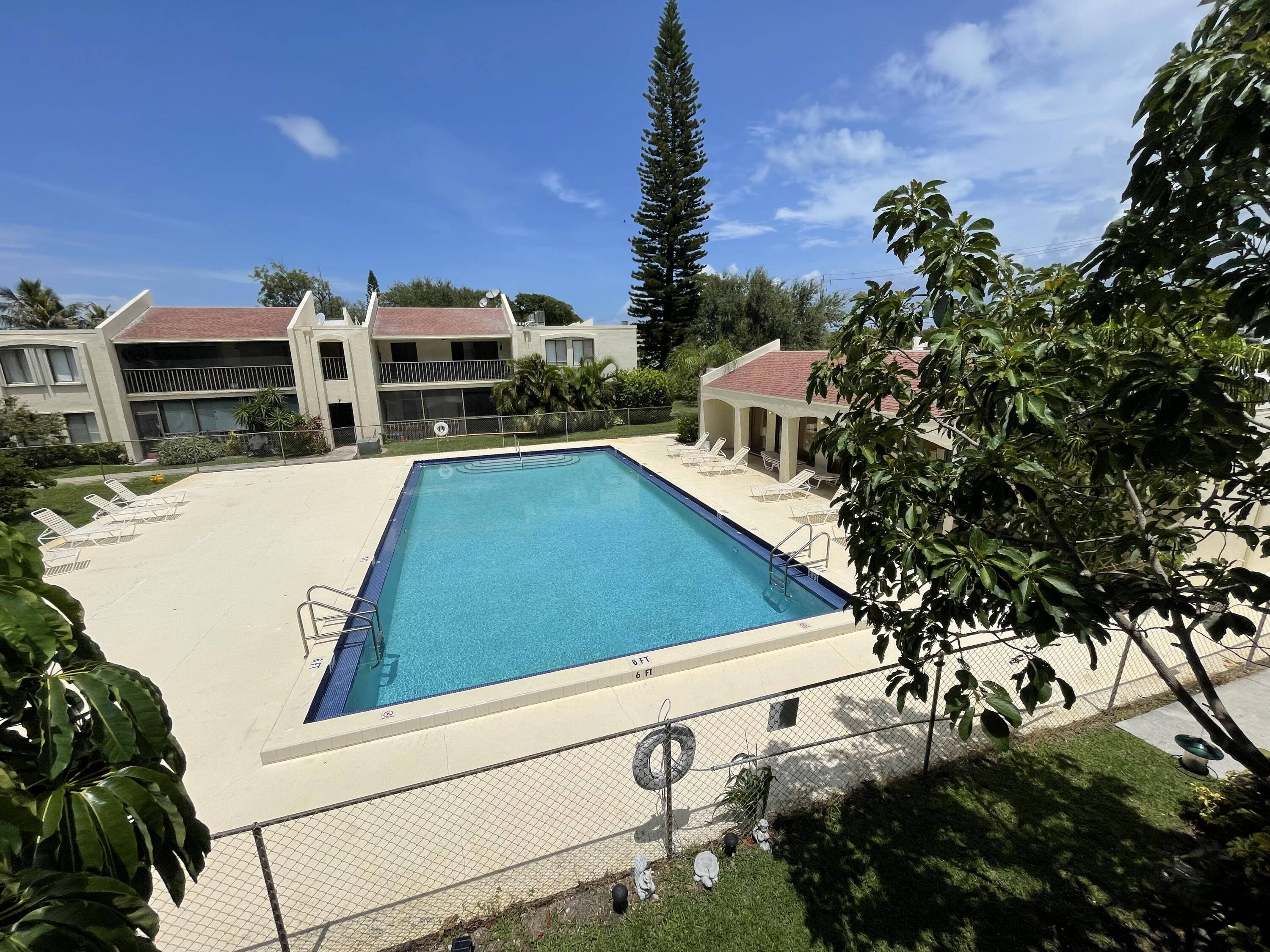 150 Pineview Road, Unit G7 Jupiter, FL 33469 - Photo 3 of 20 IMG_3058