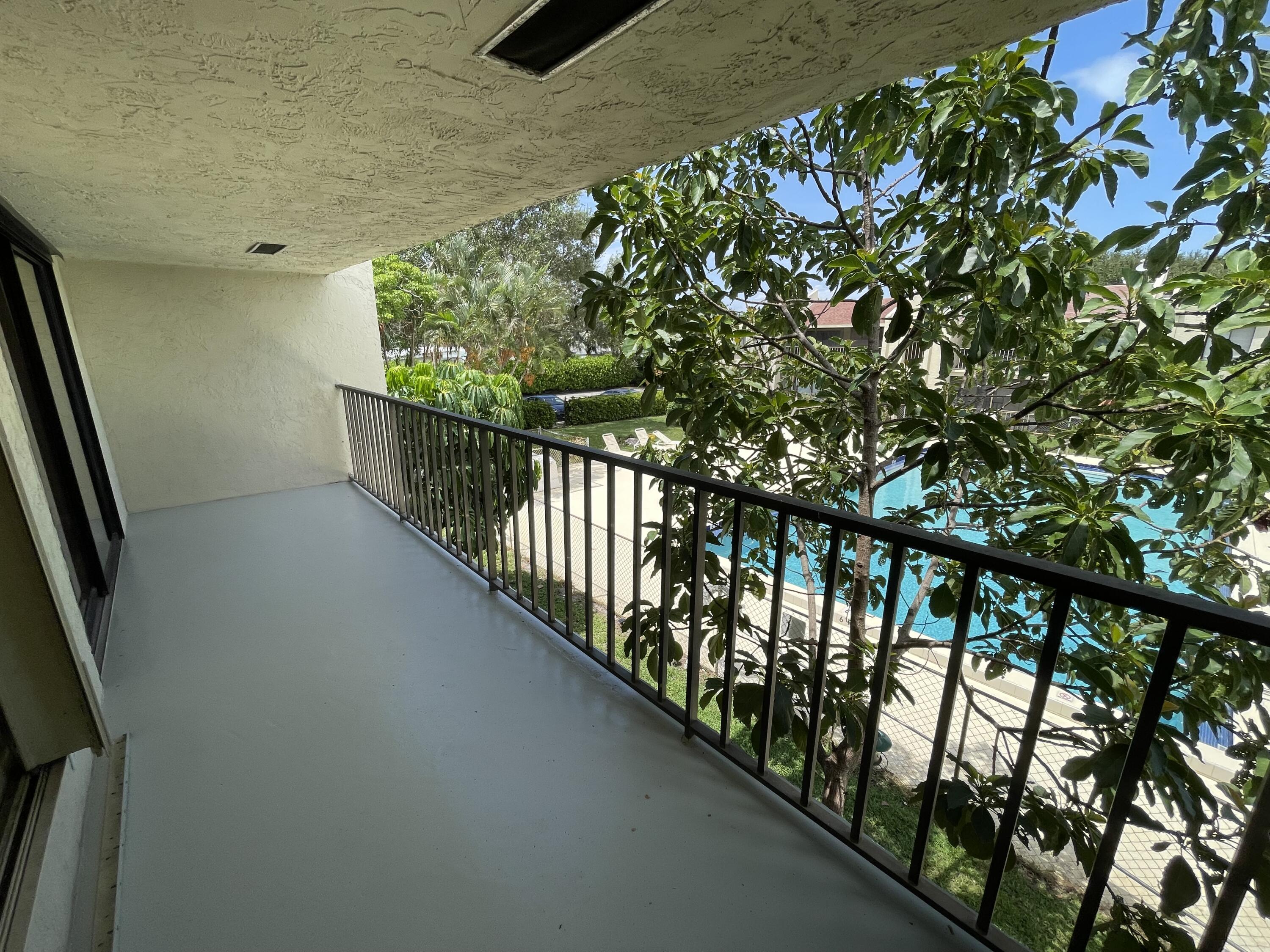 150 Pineview Road, Unit G7 Jupiter, FL 33469 - Photo 4 of 20 IMG_3057