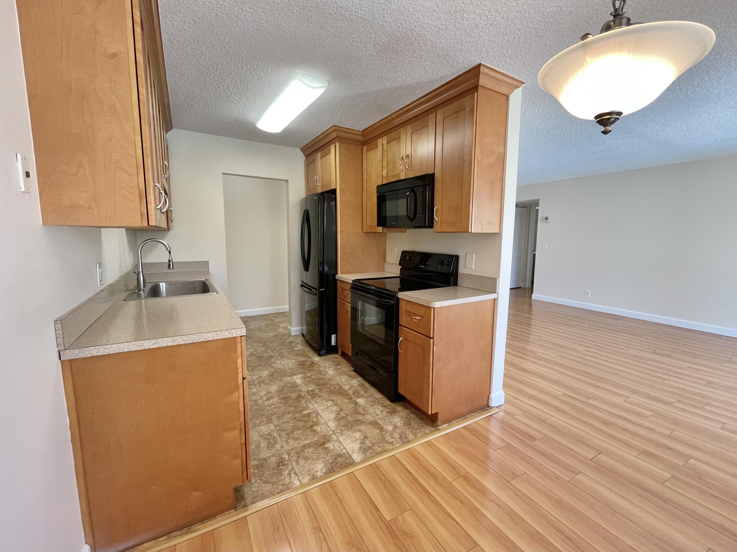 150 Pineview Road, Unit G7 Jupiter, FL 33469 - Photo 10 of 20 IMG_3059