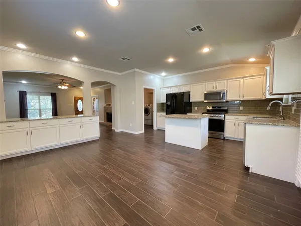 $2,300 | 3264 Arroyo Bluff Lane, Round Rock, TX 78681
