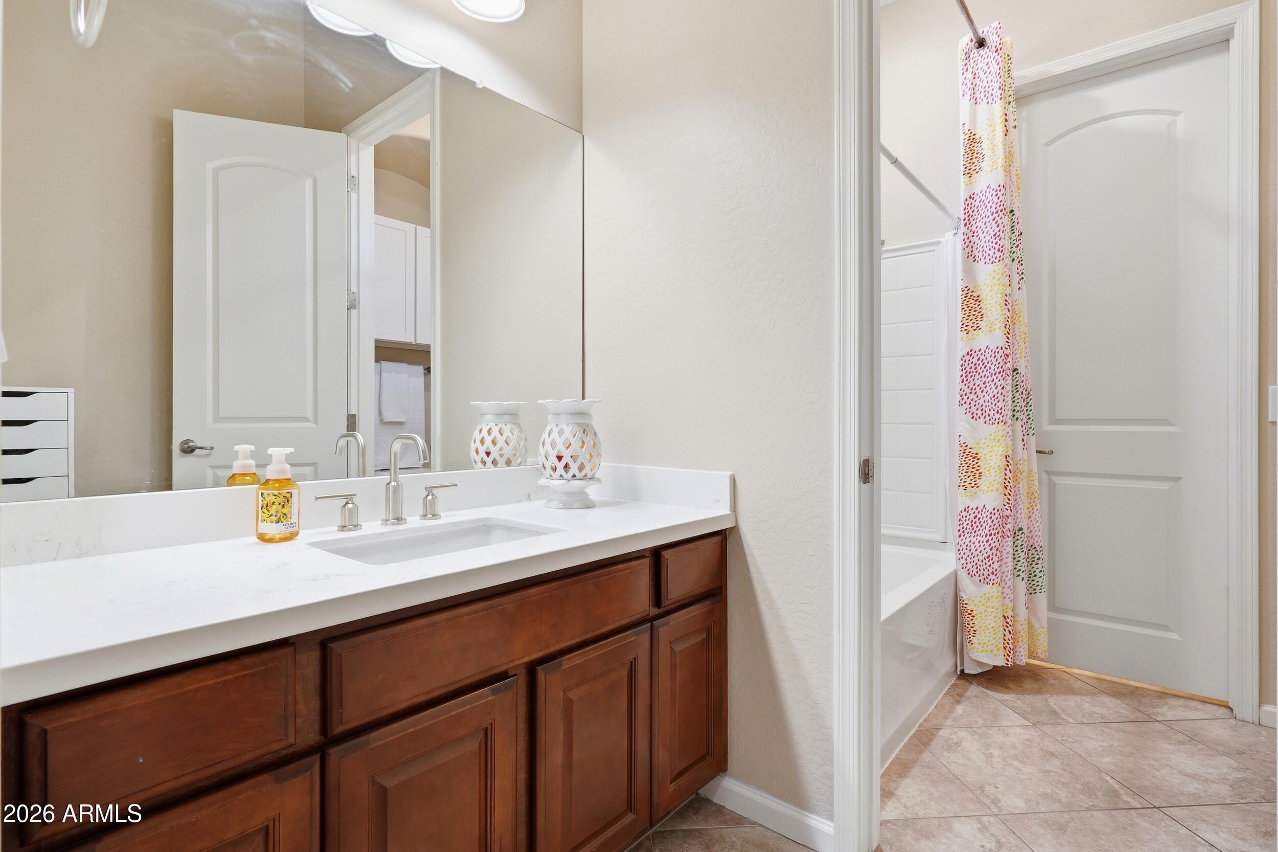 9132 West Bajada Road Peoria, AZ 85383 - Photo 22 of 39 Secondary Bath