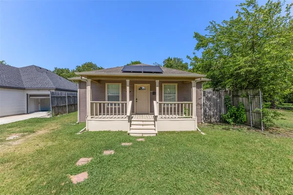 $2,089 | 108 Cook Street, Waxahachie, TX 75165