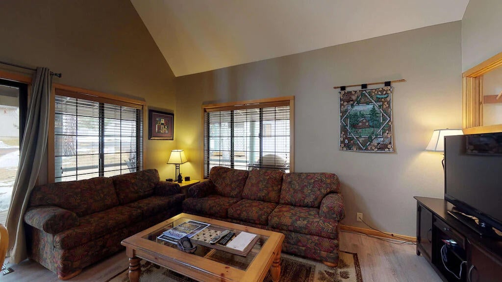 57495 Circle 4 Cabin Road, Unit 24 Sunriver, OR 97707 - Photo 2 of 17 6267bcf7.f10