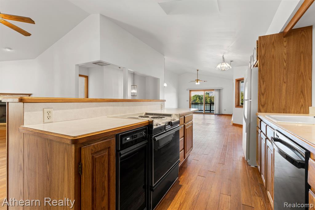 10495 Runyan Lake Road Fenton, MI 48430 - Photo 17 of 32 Gallery Image 17