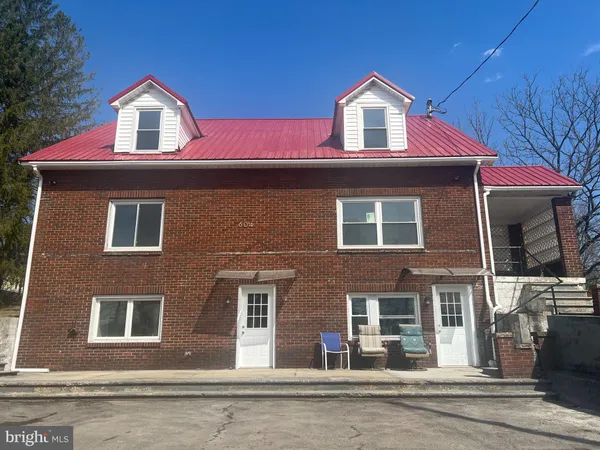 $2,400 | 604 # 4 E Oak Street, Oakland, MD 21550