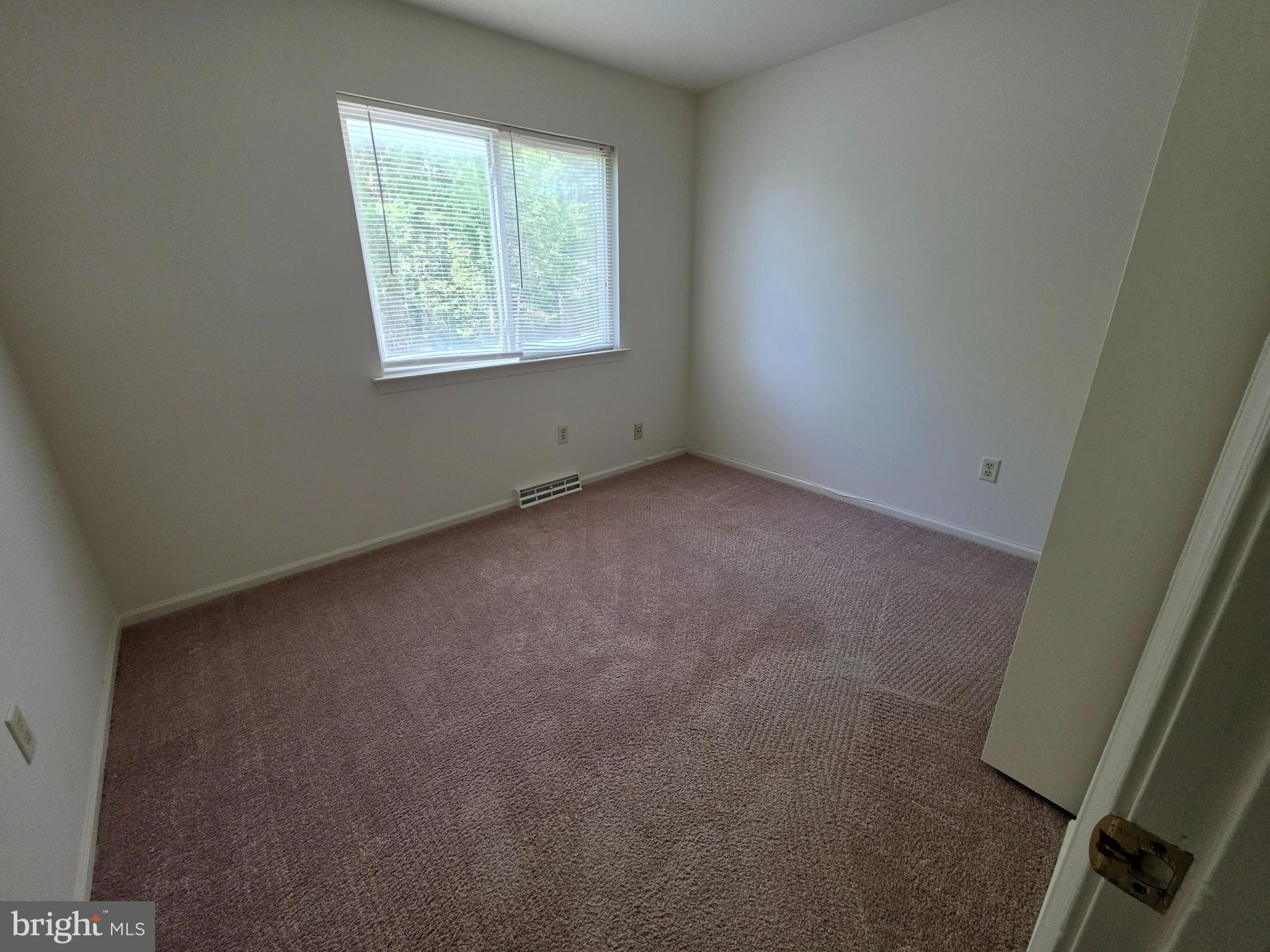 38 Heatherfield Way Dover, DE 19904 - Photo 15 of 26 an empty room with a window