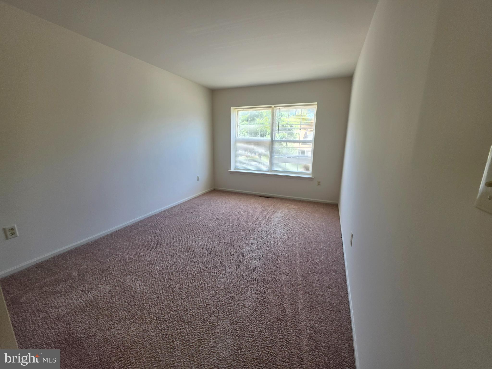 38 Heatherfield Way Dover, DE 19904 - Photo 16 of 26 an empty room with a window