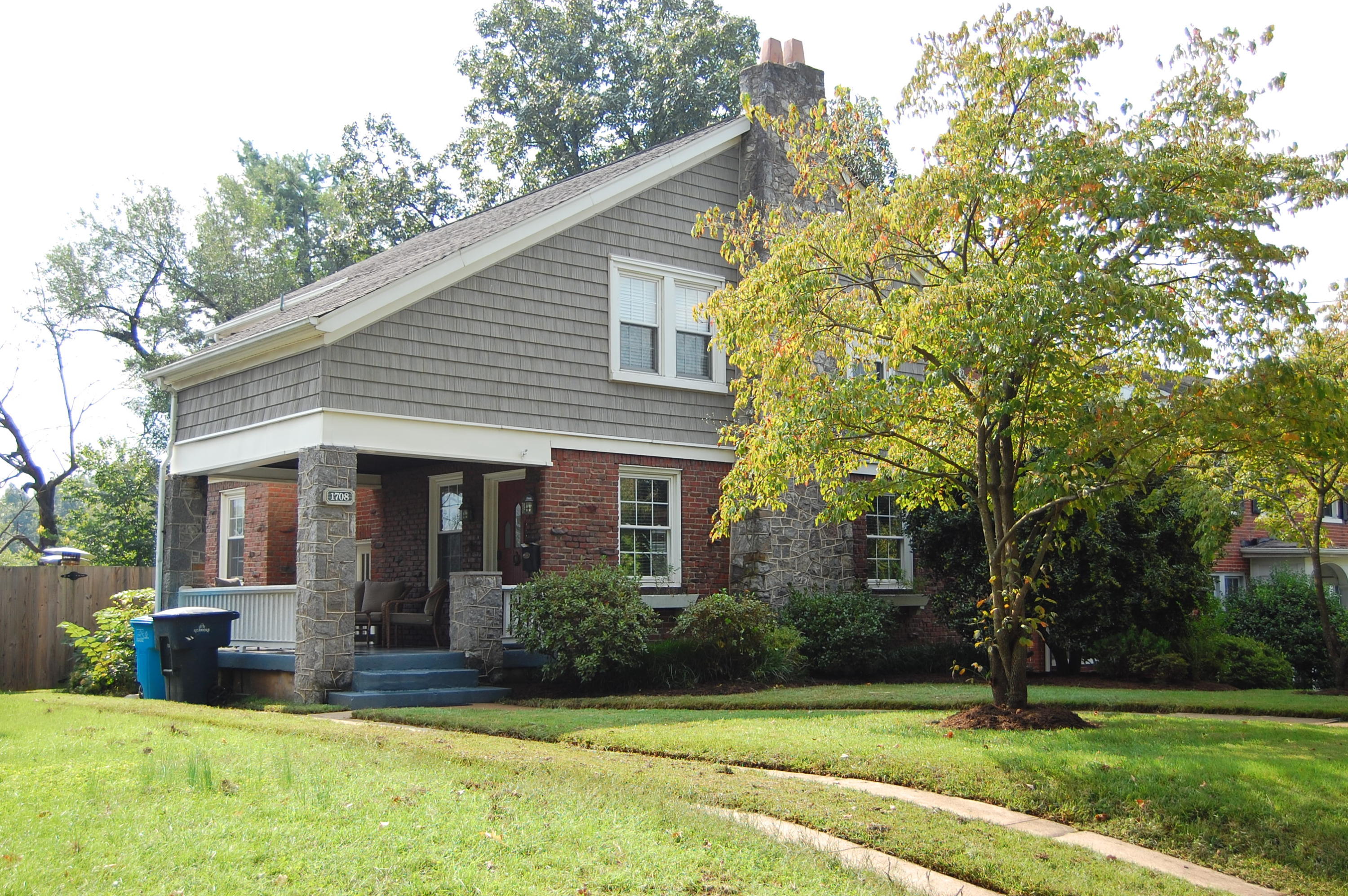 1708 Arlington Road Southwest Roanoke, VA 24015 - Photo 2 of 32 DSC_1520