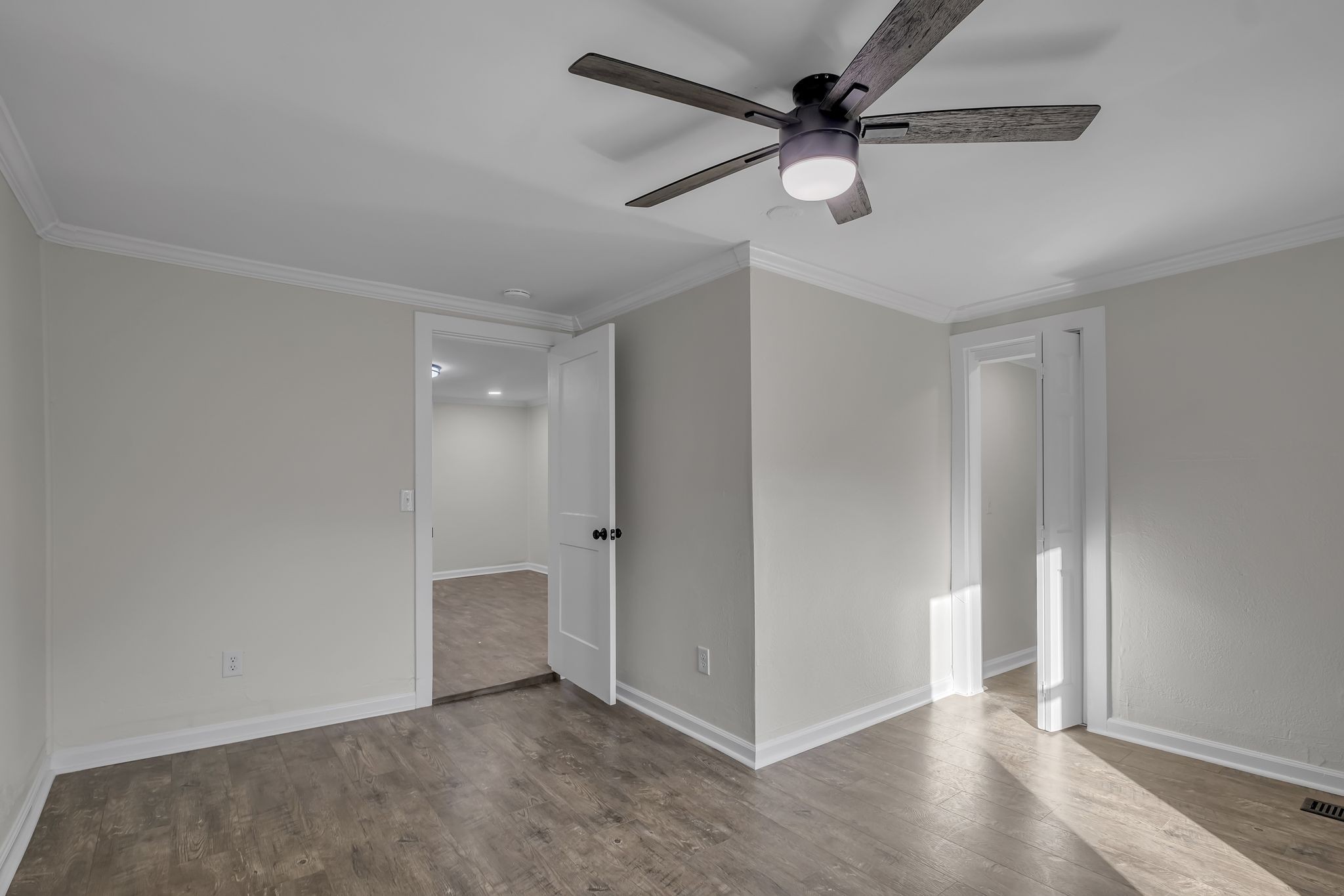 403 Carpenter Street Mount Pleasant, TN 38474 - Photo 17 of 34 an empty room with fan and entryway