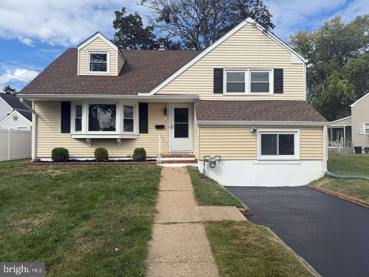 2 Tekening Way Hamilton, NJ 08690 - Photo 1 of 31 a front view of a house with a yard