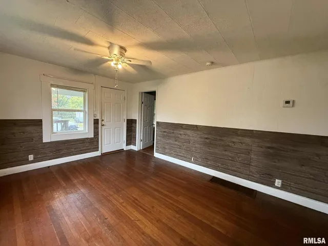 $59,900 | 205 North Plum Street, De Soto, IL 62924