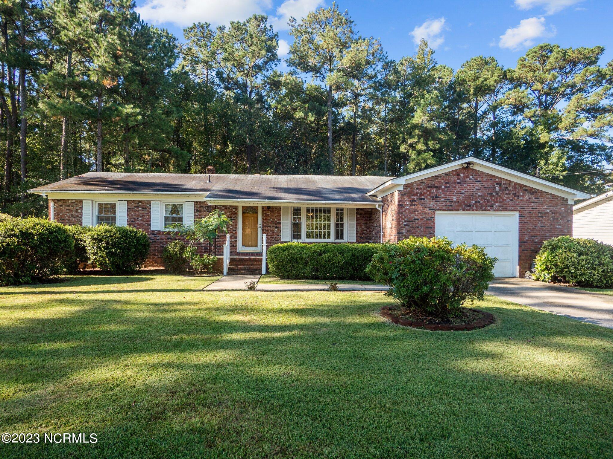 207 Pineview Road Jacksonville, NC 28546 - Photo 1 of 34 1-web-or-mls-01