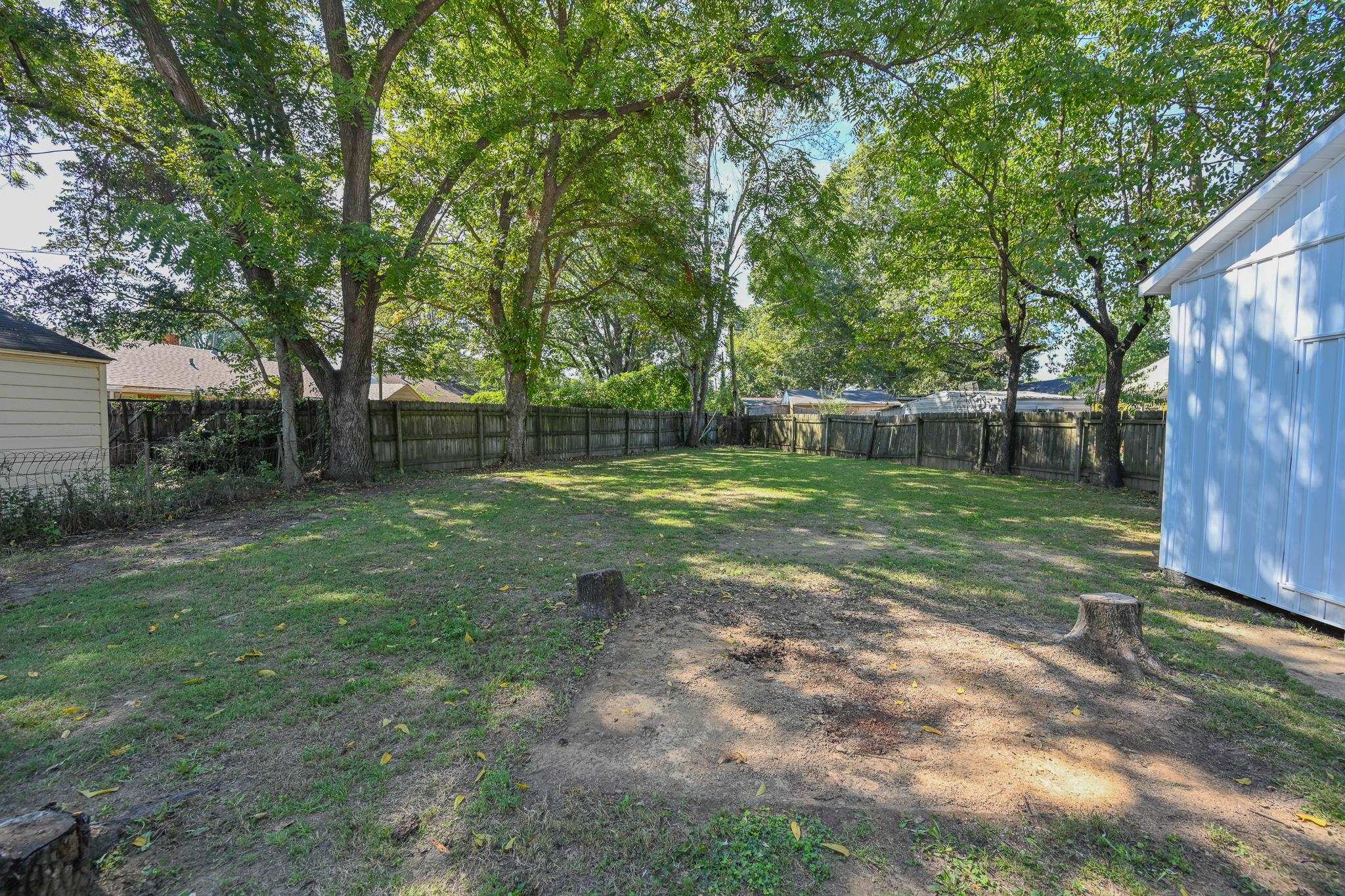 1105 Stratford Road Memphis, TN 38122 - Photo 24 of 26 View of fenced backyard
