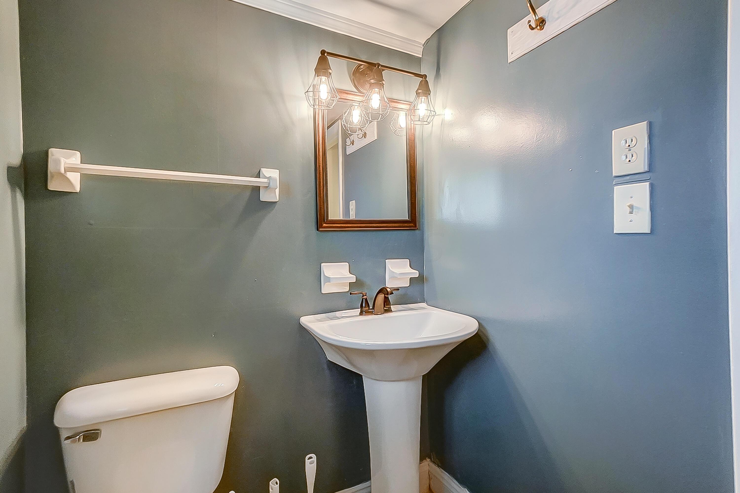 4687 Glendon Road Columbus, OH 43229 - Photo 28 of 30 Half Bathroom