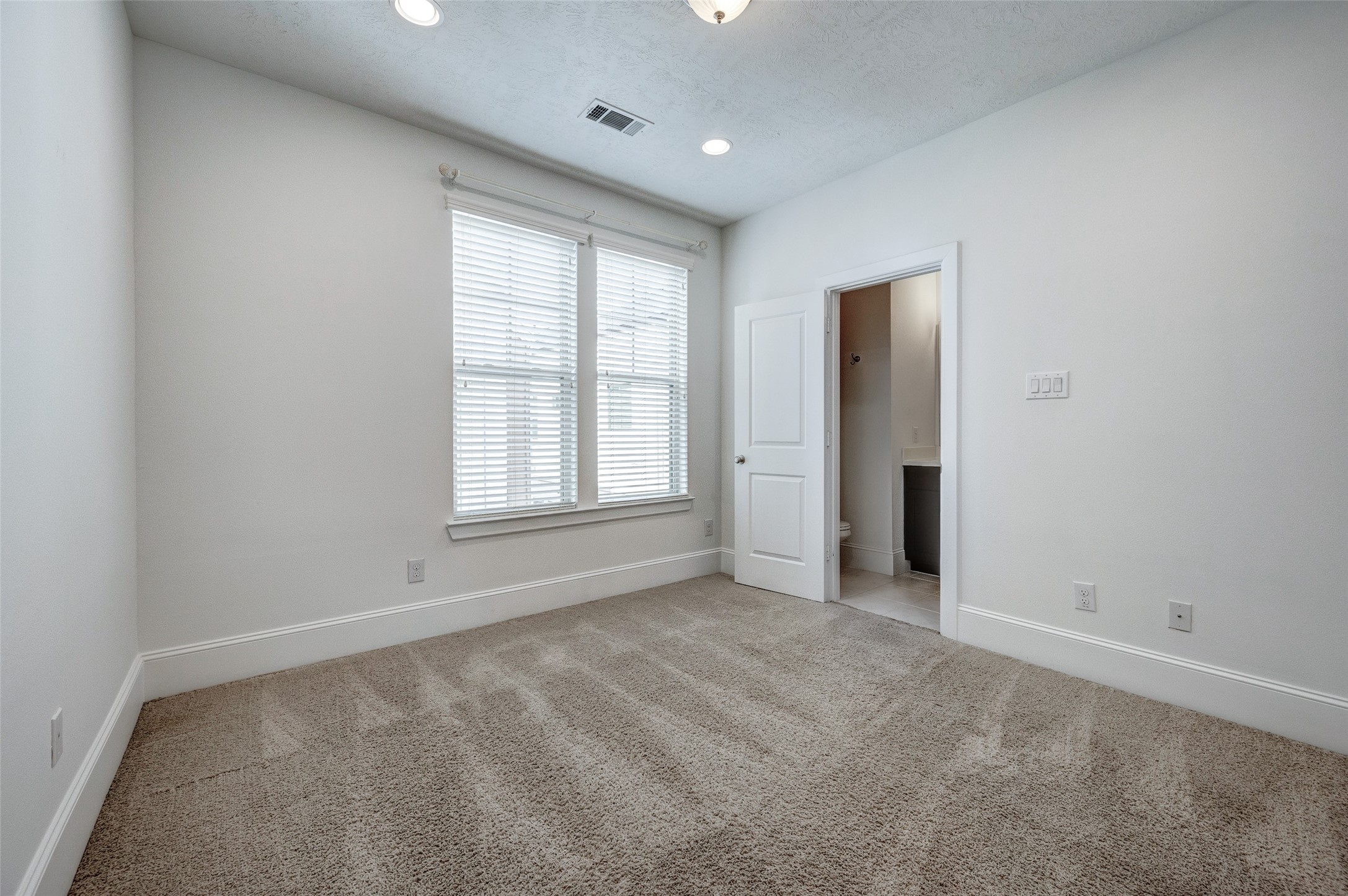 1413 Patterson Street Houston, TX 77007 - Photo 28 of 37 There are plenty of windows throughout this beautiful 3 story home