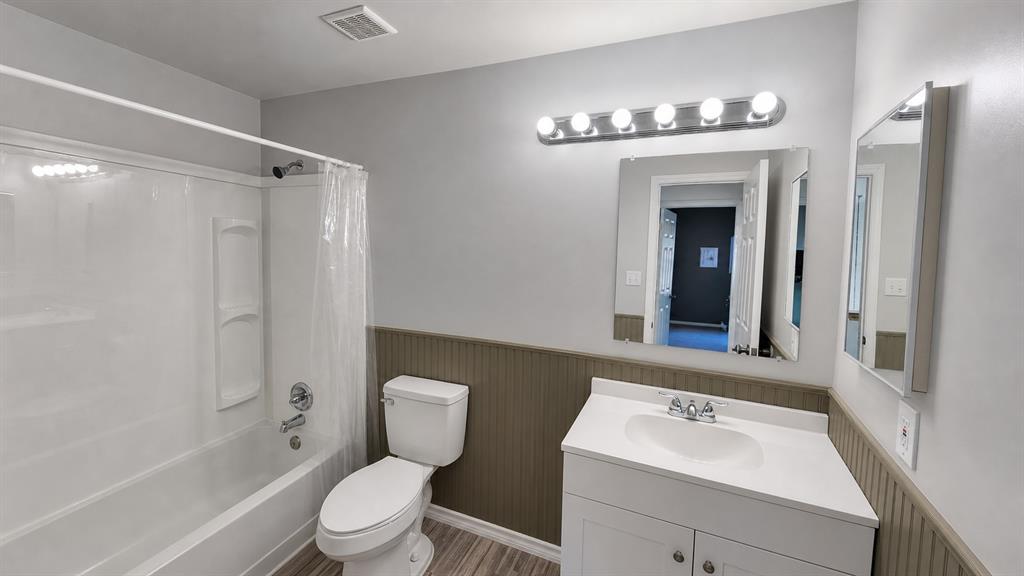 4672 Heatherbrook Lane Grand Prairie, TX 75052 - Photo 17 of 24
