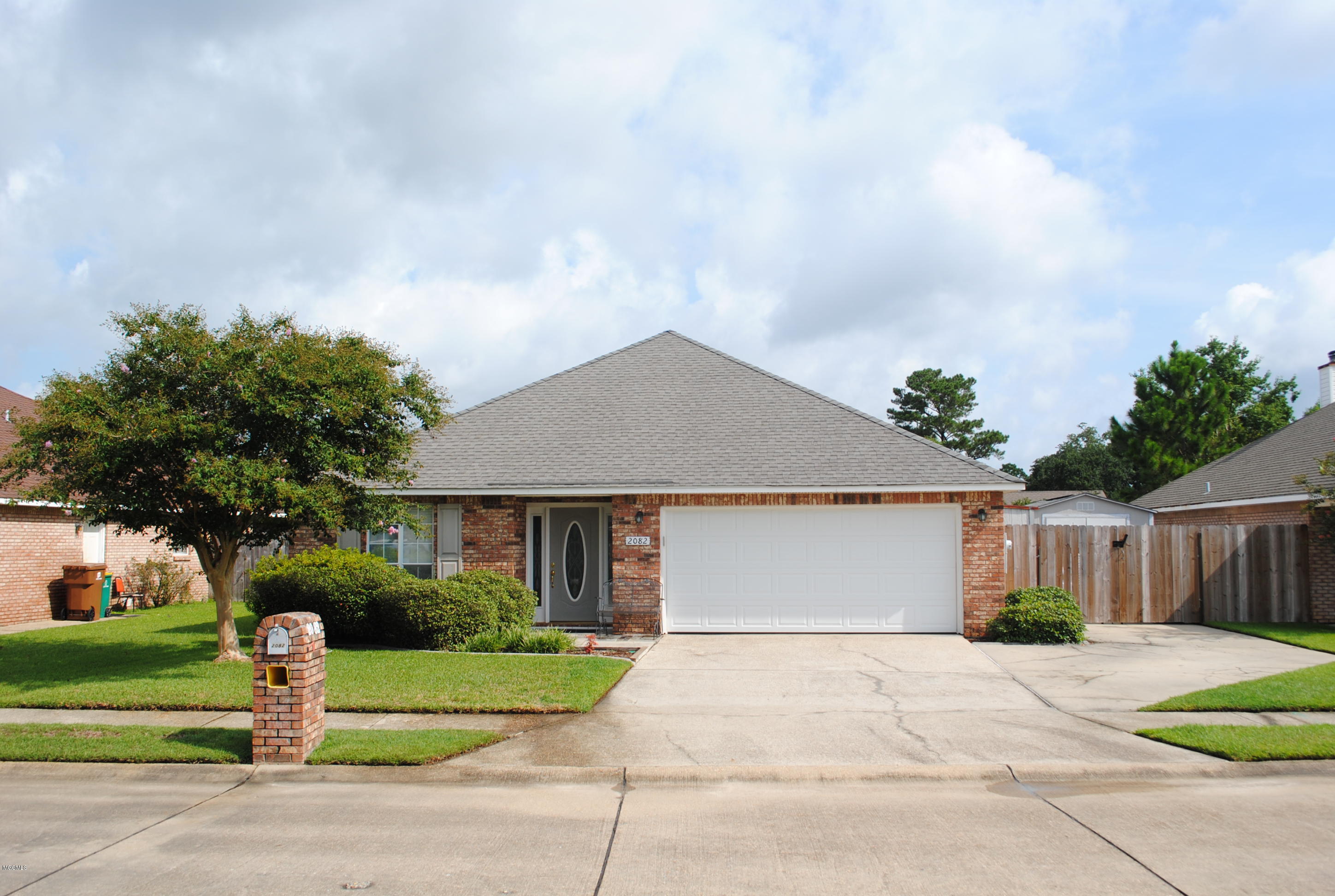 2082 Crane Ridge Biloxi, MS 39532 - Photo 1 of 25 DSC_0004