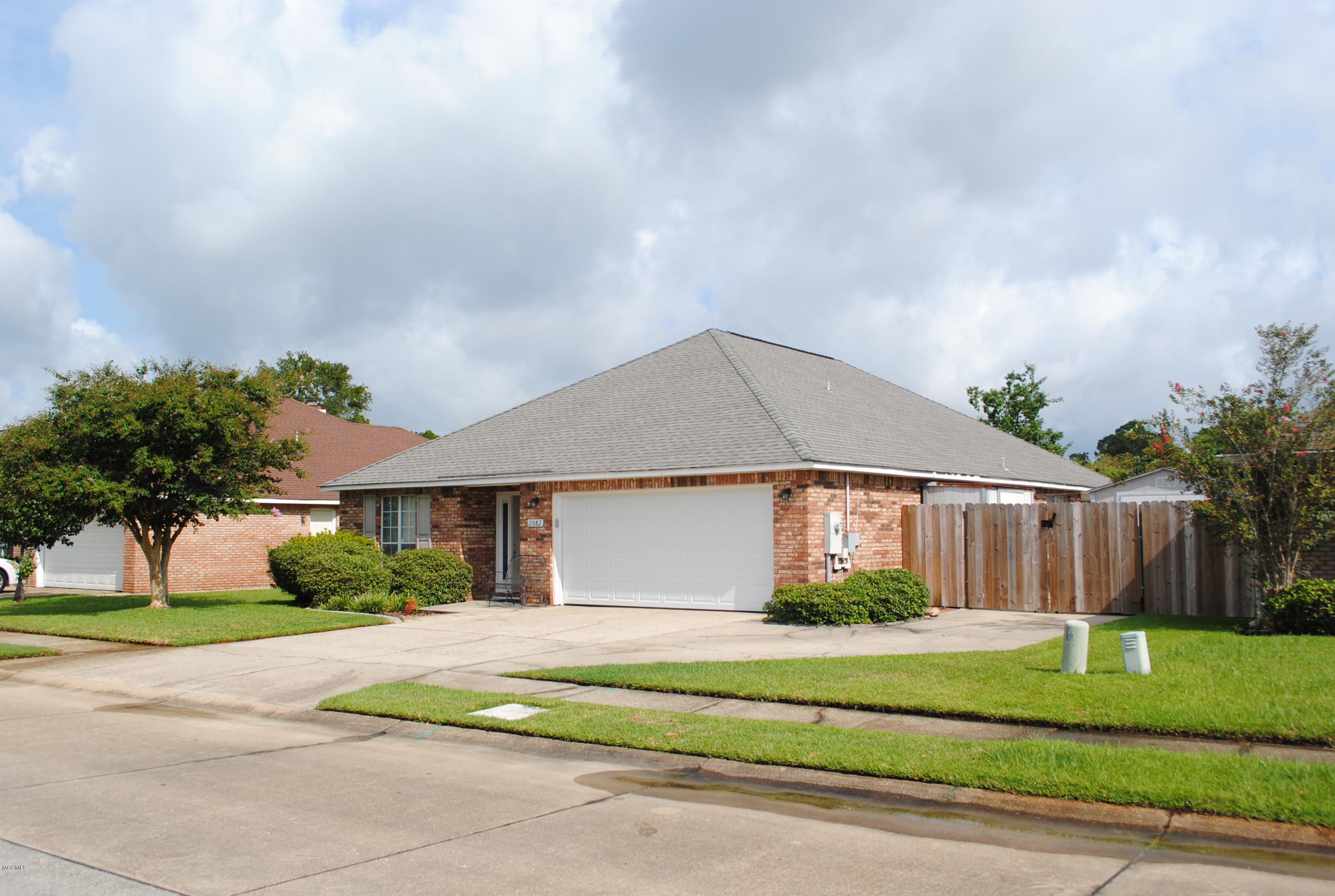 2082 Crane Ridge Biloxi, MS 39532 - Photo 2 of 25 DSC_0003