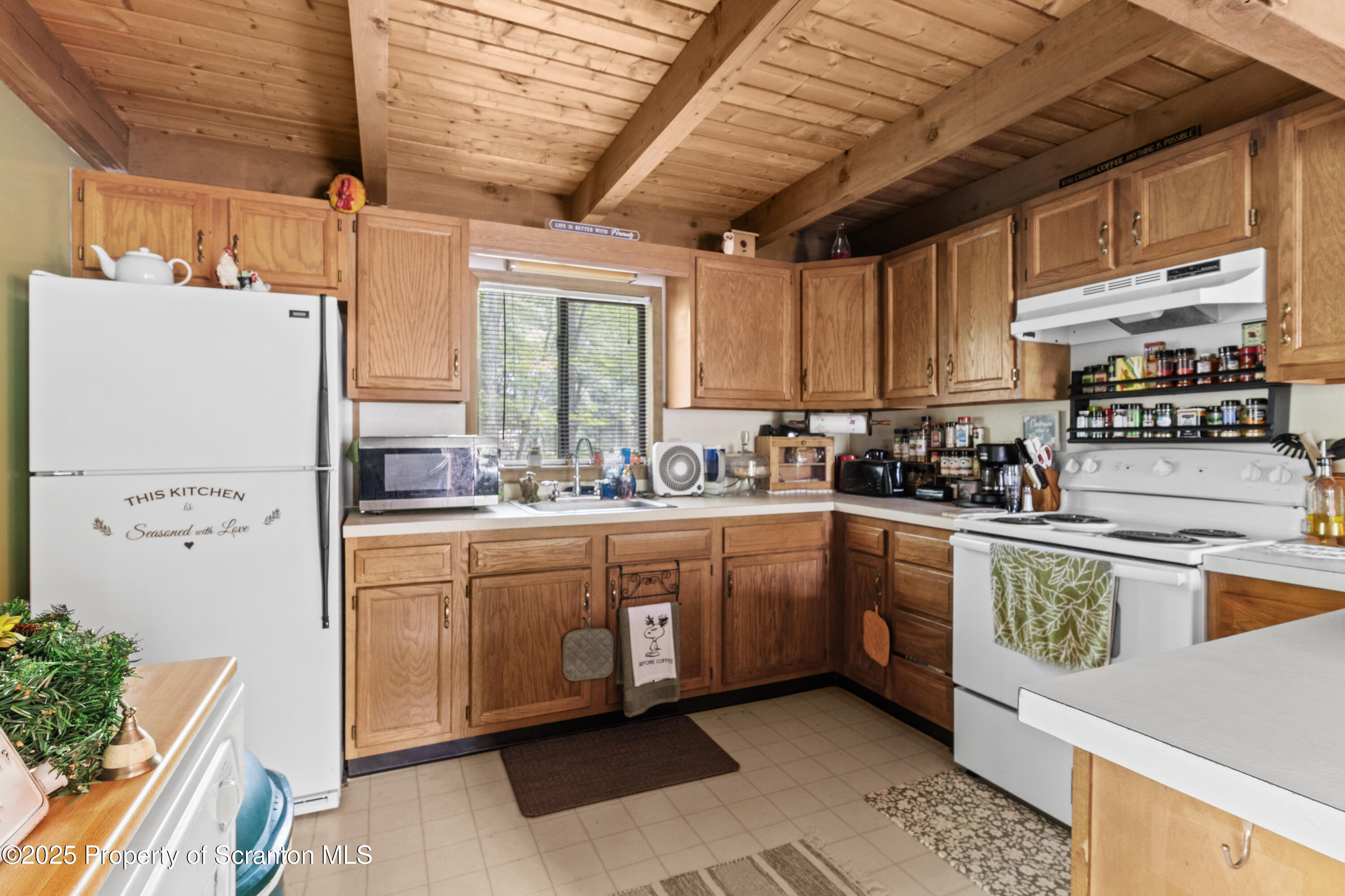 157 Boulder Road Lake Ariel, PA 18436 - Photo 4 of 27 10-DSC03714