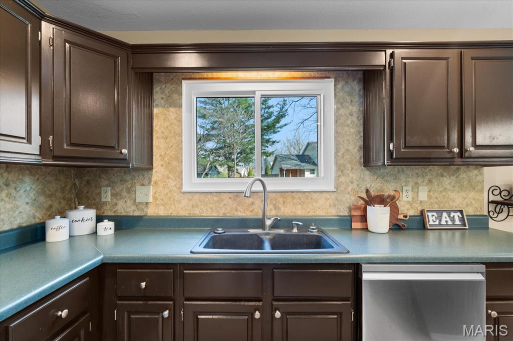 1033 Woods Way O'Fallon, IL 62269 - Photo 12 of 39