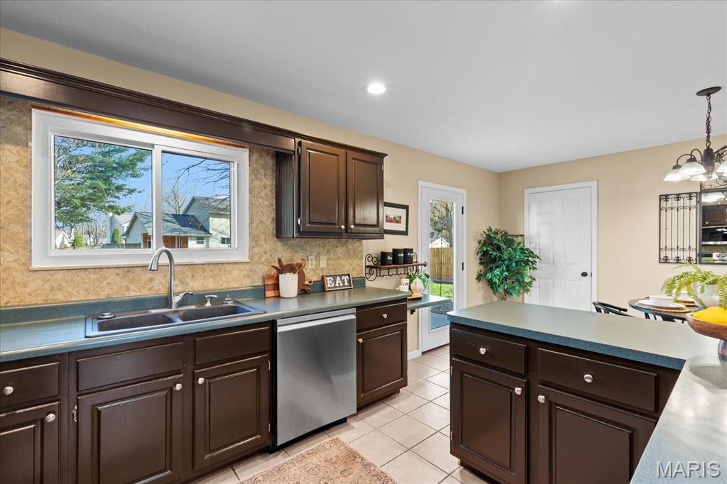 1033 Woods Way O'Fallon, IL 62269 - Photo 13 of 39